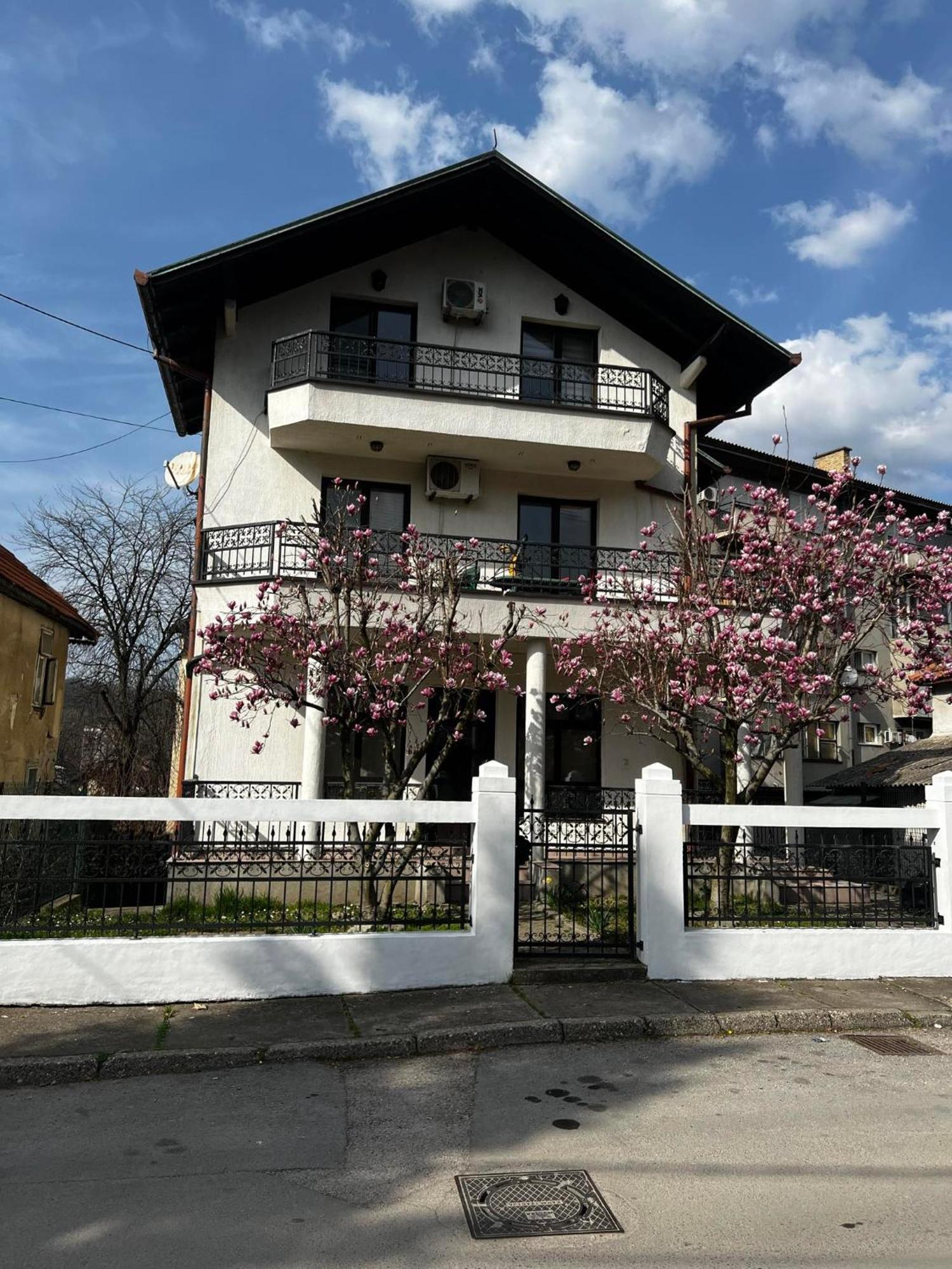 Hostel Τούζλα Εξωτερικό φωτογραφία
